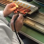 Armbänder werden hier noch selber produziert - Funkband Junghans Junghans baut die Funkarmbänder in Eigenregie